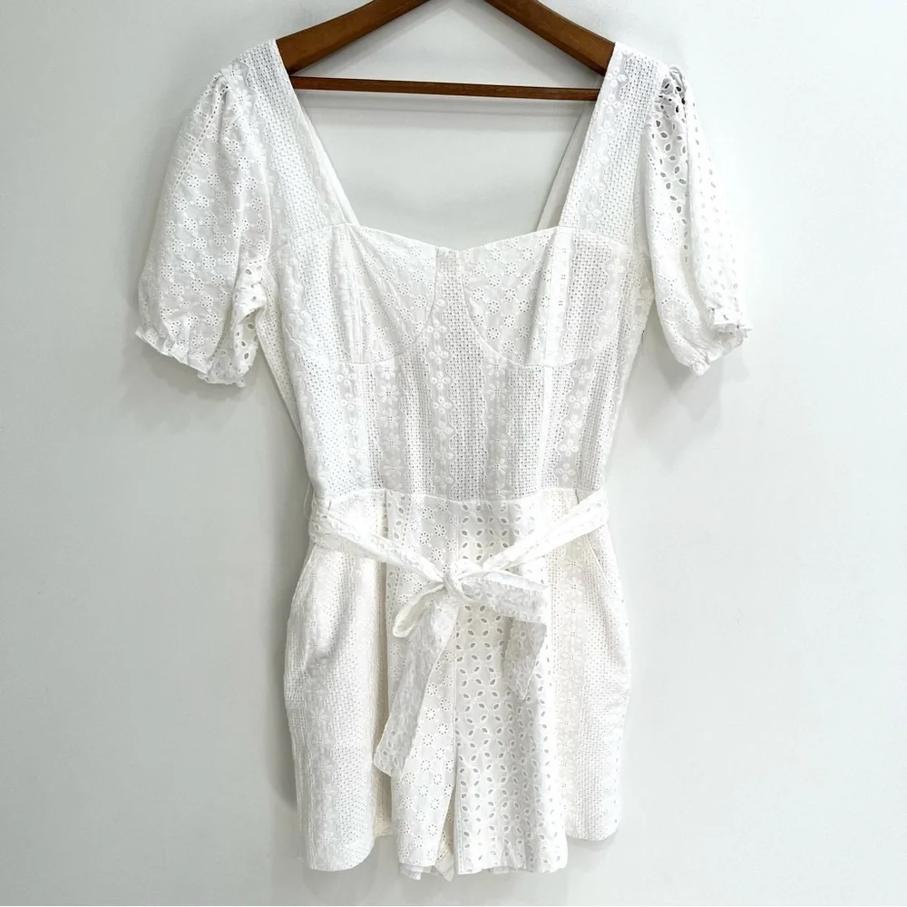 Blank NYC White Eyelet Puff Sleeve Romper Downtown Vibes Coastal Cowgirl Large